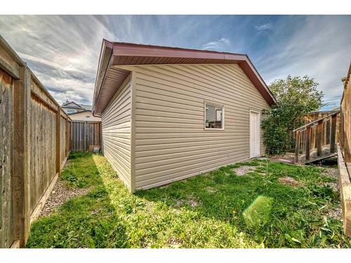 504 Saddlecrest Boulevard Ne, Calgary, AB - Outdoor With Exterior