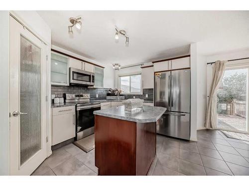 504 Saddlecrest Boulevard Ne, Calgary, AB - Indoor Photo Showing Kitchen