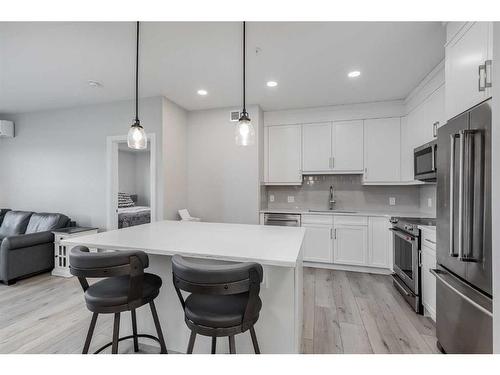 3208-80 Greenbriar Place Nw, Calgary, AB - Indoor Photo Showing Kitchen With Stainless Steel Kitchen With Upgraded Kitchen