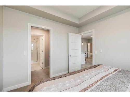 3208-80 Greenbriar Place Nw, Calgary, AB - Indoor Photo Showing Bedroom