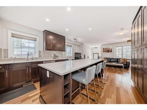 1-2018 27 Avenue Sw, Calgary, AB - Indoor Photo Showing Kitchen With Upgraded Kitchen