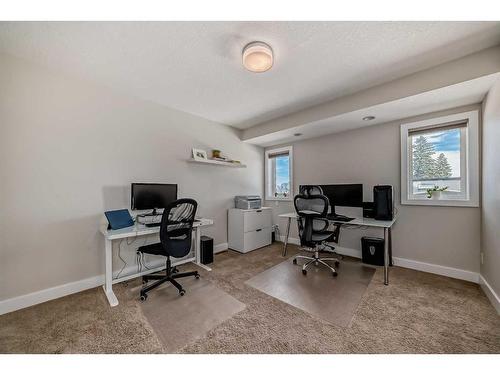 1-2018 27 Avenue Sw, Calgary, AB - Indoor Photo Showing Office