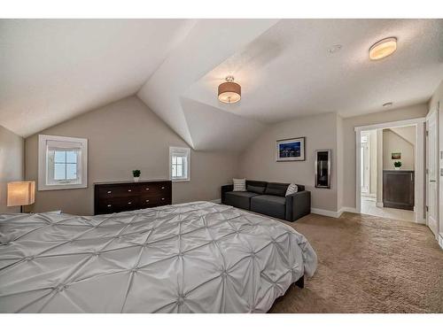 1-2018 27 Avenue Sw, Calgary, AB - Indoor Photo Showing Bedroom