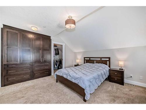 1-2018 27 Avenue Sw, Calgary, AB - Indoor Photo Showing Bedroom