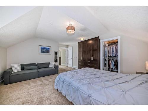 1-2018 27 Avenue Sw, Calgary, AB - Indoor Photo Showing Bedroom