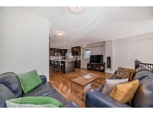 1-2018 27 Avenue Sw, Calgary, AB - Indoor Photo Showing Living Room