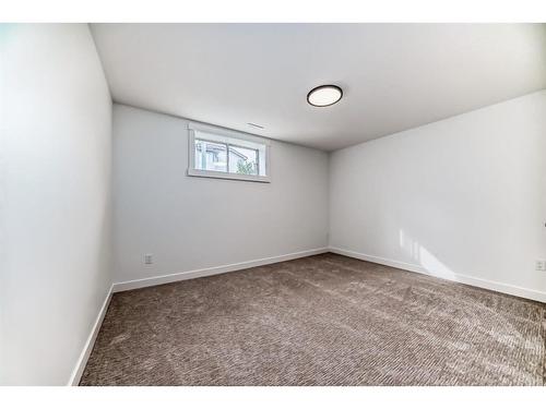 289 Hampstead Road Nw, Calgary, AB - Indoor Photo Showing Other Room