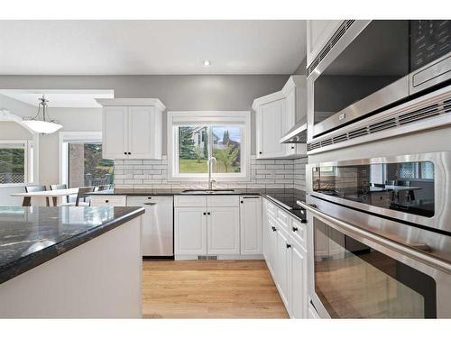 169 Patterson Boulevard Sw, Calgary, AB - Indoor Photo Showing Kitchen With Upgraded Kitchen