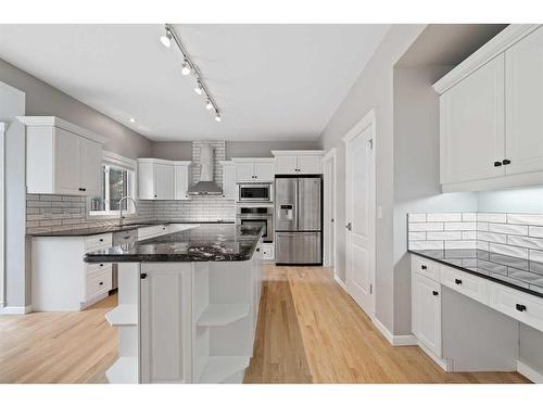 169 Patterson Boulevard Sw, Calgary, AB - Indoor Photo Showing Kitchen With Upgraded Kitchen