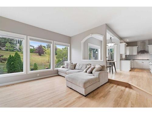 169 Patterson Boulevard Sw, Calgary, AB - Indoor Photo Showing Other Room