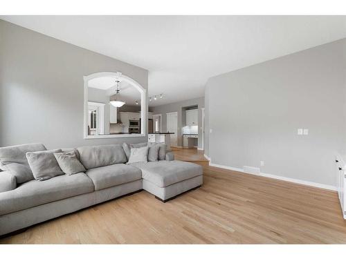 169 Patterson Boulevard Sw, Calgary, AB - Indoor Photo Showing Living Room