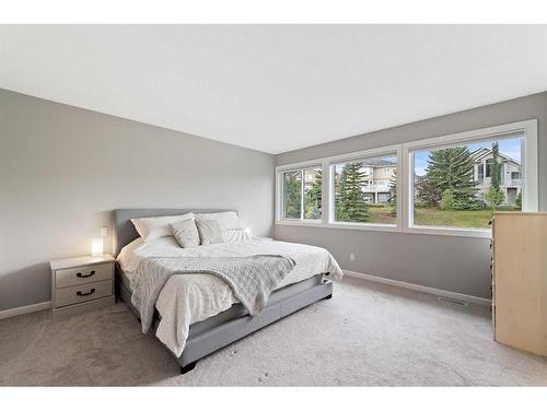 169 Patterson Boulevard Sw, Calgary, AB - Indoor Photo Showing Bedroom