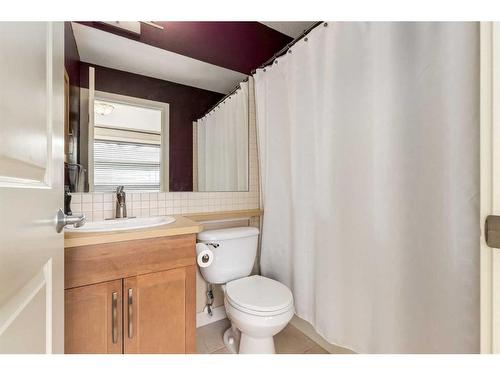 219 Aspen Hills Villas Sw, Calgary, AB - Indoor Photo Showing Bathroom