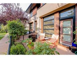 219 Aspen Hills Villas SW Calgary, AB T3H 0H8