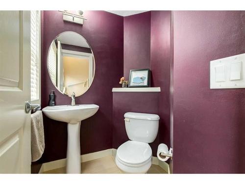 219 Aspen Hills Villas Sw, Calgary, AB - Indoor Photo Showing Bathroom