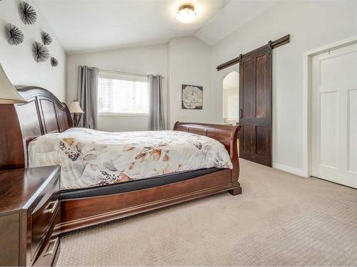 667 Marie Van Haarlem Crescent North, Lethbridge, AB - Indoor Photo Showing Bedroom