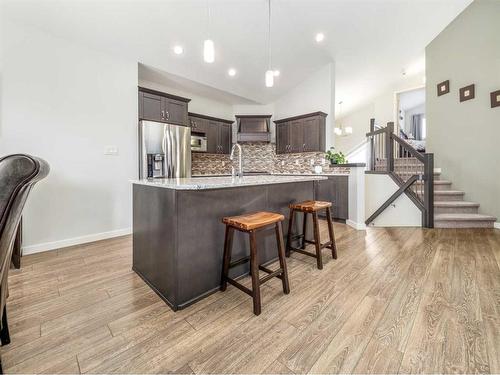 667 Marie Van Haarlem Crescent North, Lethbridge, AB - Indoor Photo Showing Kitchen With Upgraded Kitchen