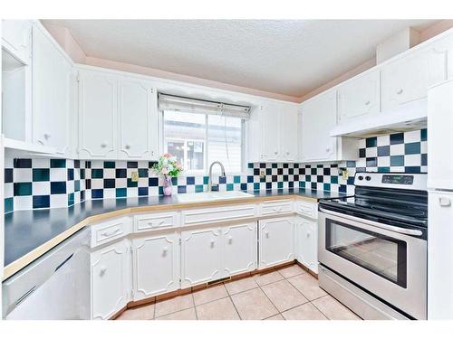 6039 Martingrove Road Ne, Calgary, AB - Indoor Photo Showing Kitchen