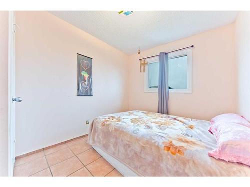 6039 Martingrove Road Ne, Calgary, AB - Indoor Photo Showing Bedroom