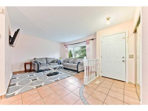 6039 Martingrove Road Ne, Calgary, AB - Indoor