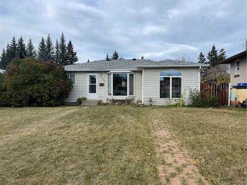 8140 47 Avenue Nw, Calgary, AB - Outdoor