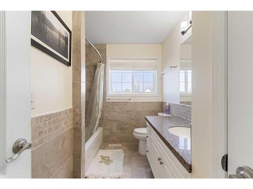 704 Woodside Drive Nw, Airdrie, AB - Indoor Photo Showing Bathroom