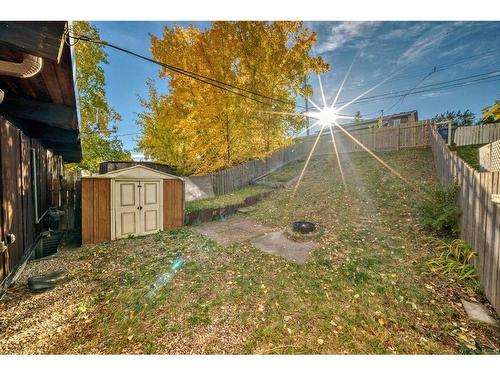 327 44 Avenue Nw, Calgary, AB - Outdoor