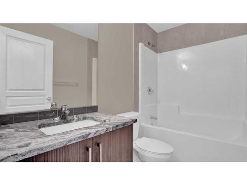 138 Nolanhurst Rise Nw, Calgary, AB - Indoor Photo Showing Bathroom