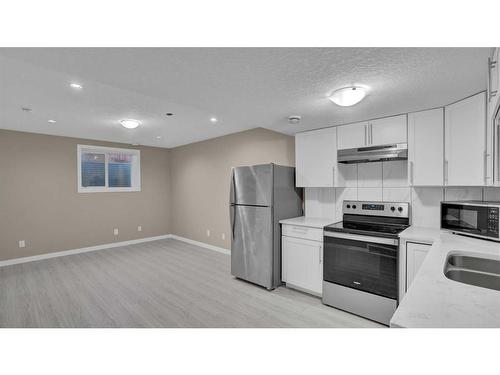 138 Nolanhurst Rise Nw, Calgary, AB - Indoor Photo Showing Other Room