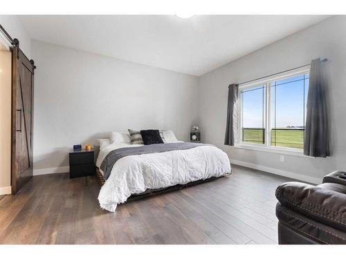 628 Muirfield Crescent, Lyalta, AB - Indoor Photo Showing Bedroom