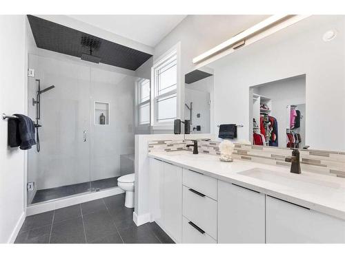 628 Muirfield Crescent, Lyalta, AB - Indoor Photo Showing Bathroom