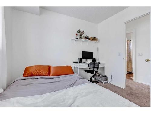 349 Martindale Boulevard Ne, Calgary, AB - Indoor Photo Showing Bedroom