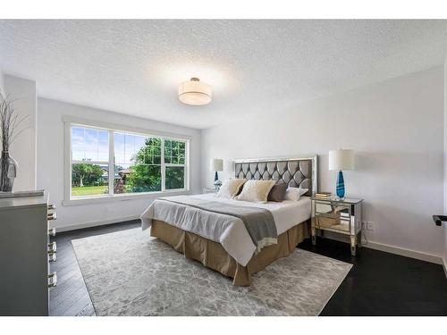 16 Johnson Place Sw, Calgary, AB - Indoor Photo Showing Bedroom