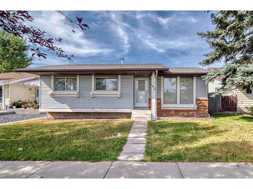 1059 Abbeydale Drive Ne, Calgary, AB - Outdoor With Facade