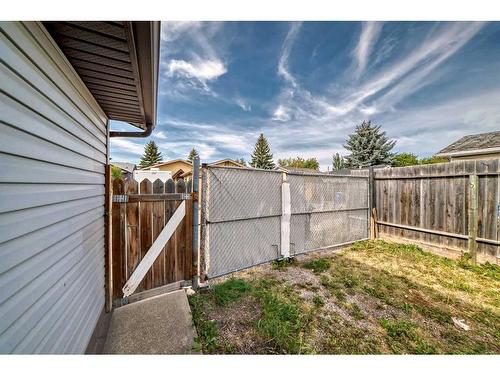 1059 Abbeydale Drive Ne, Calgary, AB - Outdoor