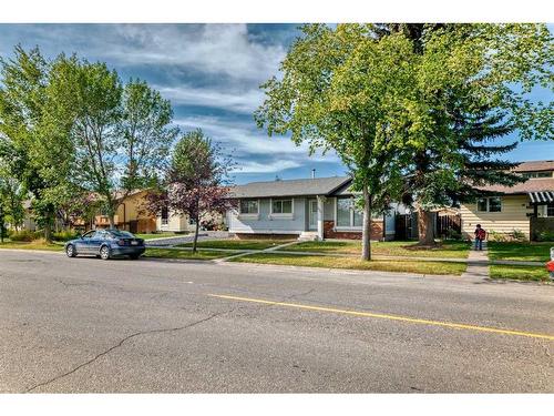 1059 Abbeydale Drive Ne, Calgary, AB - Outdoor