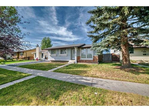 1059 Abbeydale Drive Ne, Calgary, AB - Outdoor With Facade