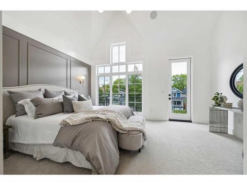 528 19 Avenue Sw, Calgary, AB - Indoor Photo Showing Bedroom