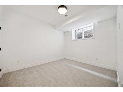 528 19 Avenue Sw, Calgary, AB - Indoor Photo Showing Other Room