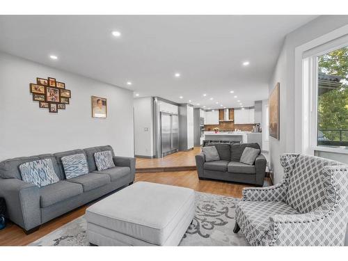 139 Catalina Place Ne, Calgary, AB - Indoor Photo Showing Living Room