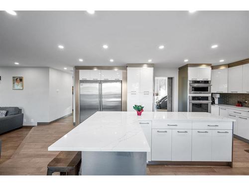 139 Catalina Place Ne, Calgary, AB - Indoor Photo Showing Kitchen With Upgraded Kitchen