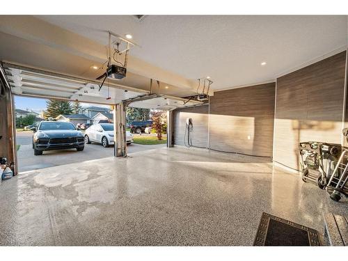 139 Catalina Place Ne, Calgary, AB - Indoor Photo Showing Garage