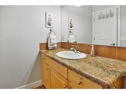 103-11642 Valley Ridge Park Nw, Calgary, AB - Indoor Photo Showing Bathroom