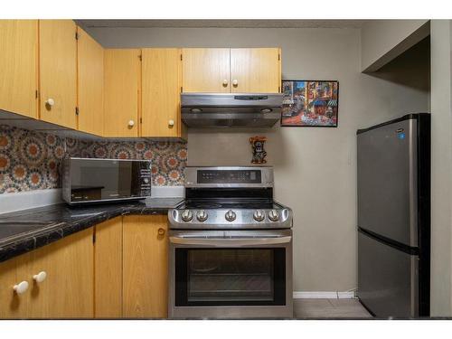 631-11620 Elbow Drive Sw, Calgary, AB - Indoor Photo Showing Kitchen