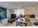 2527 16A Street Nw, Calgary, AB  - Indoor Photo Showing Living Room 