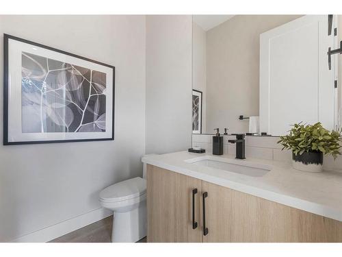 3019 36 Street Sw, Calgary, AB - Indoor Photo Showing Bathroom