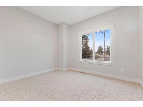 3019 36 Street Sw, Calgary, AB - Indoor Photo Showing Other Room