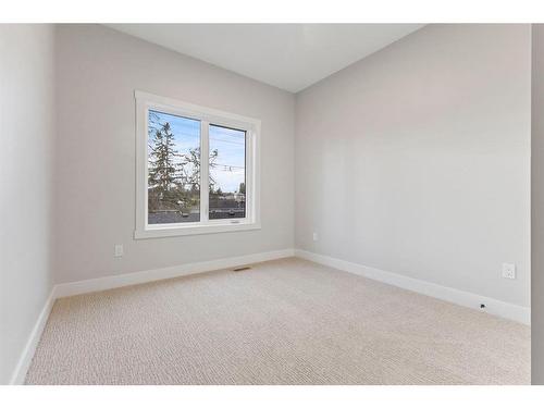 3019 36 Street Sw, Calgary, AB - Indoor Photo Showing Other Room