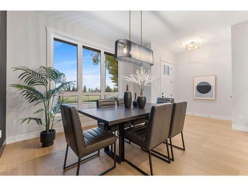 3019 36 Street Sw, Calgary, AB - Indoor Photo Showing Dining Room