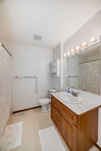 3327 28 Street Se, Calgary, AB - Indoor Photo Showing Bathroom